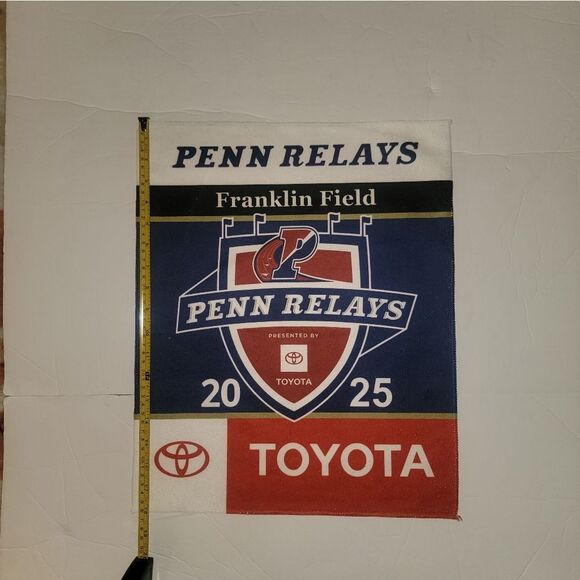 🆕️🧻2025 Penn Relays Microfiber Rally Towel - Picture 1 of 4